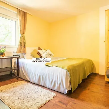 Homestay Gorski Widok Karpacz Apartamenty I Pokoje- Salon Kominkowy *