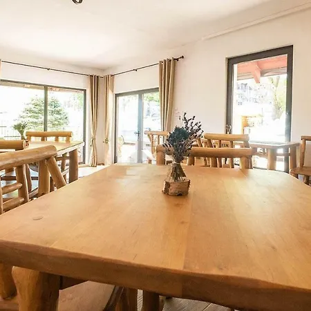 Homestay Gorski Widok Karpacz Apartamenty I Pokoje- Salon Kominkowy *