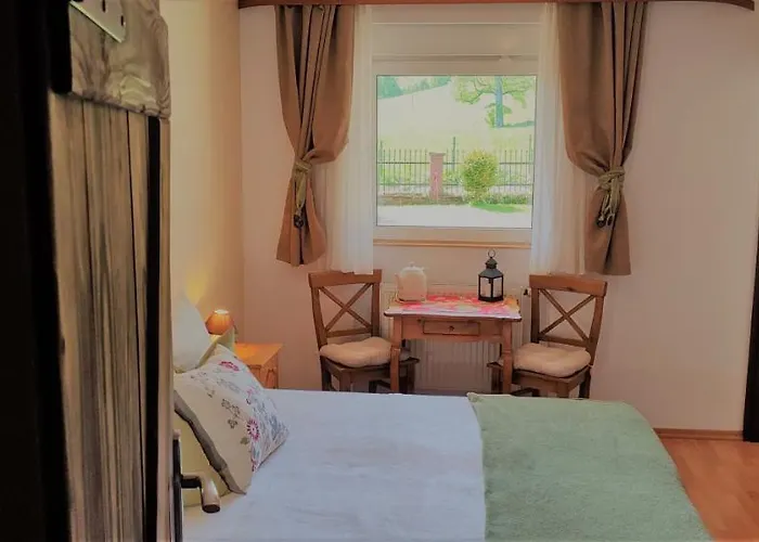 Homestay Gorski Widok Karpacz Apartamenty I Pokoje- Salon Kominkowy *