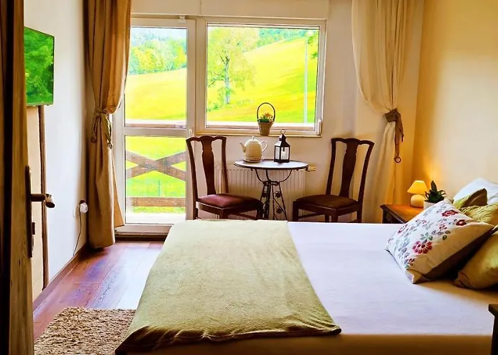 Homestay Gorski Widok Karpacz Apartamenty I Pokoje- Salon Kominkowy