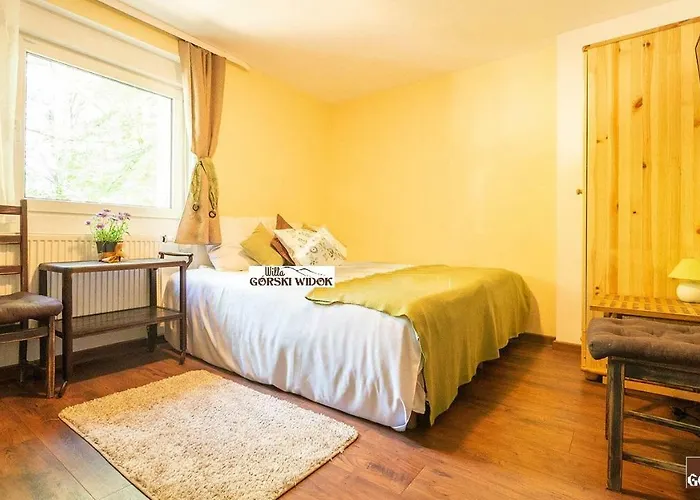 Homestay Gorski Widok Karpacz Apartamenty I Pokoje- Salon Kominkowy *